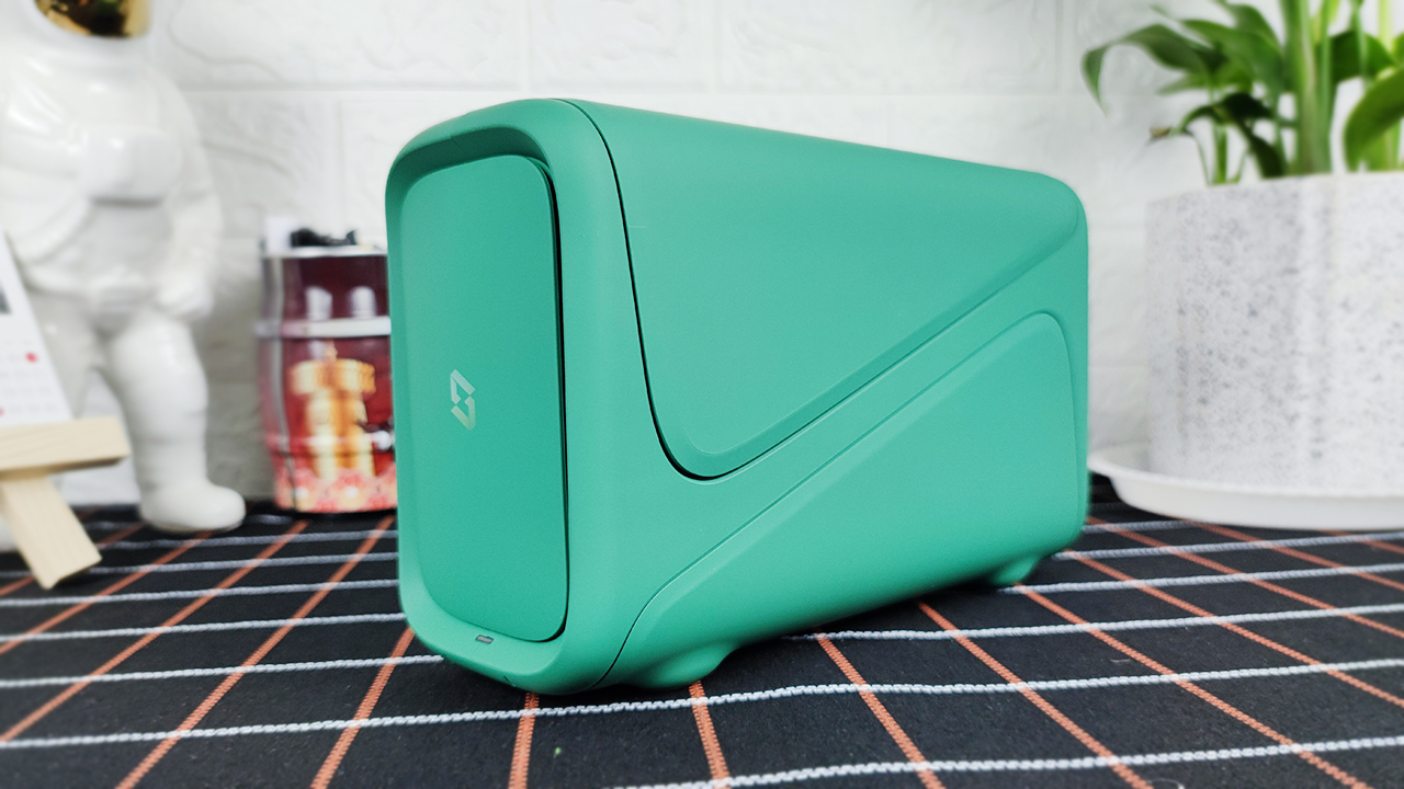 nas绿联dh2100跟极空间z2s对比,极空间z2pro和华为nas对比推荐