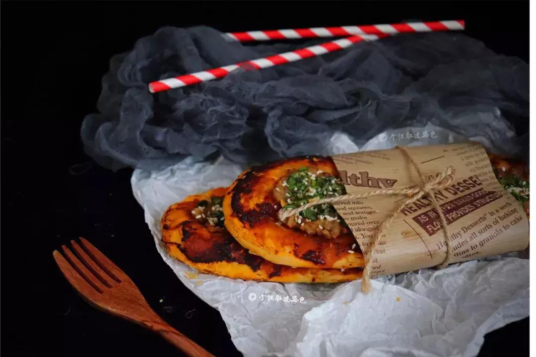 中国披萨饼的做法,中国式披萨武大郎烧饼
