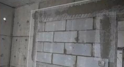 石膏墙面空鼓可以用砂浆补吗,石膏砂浆墙面裂缝怎么修补