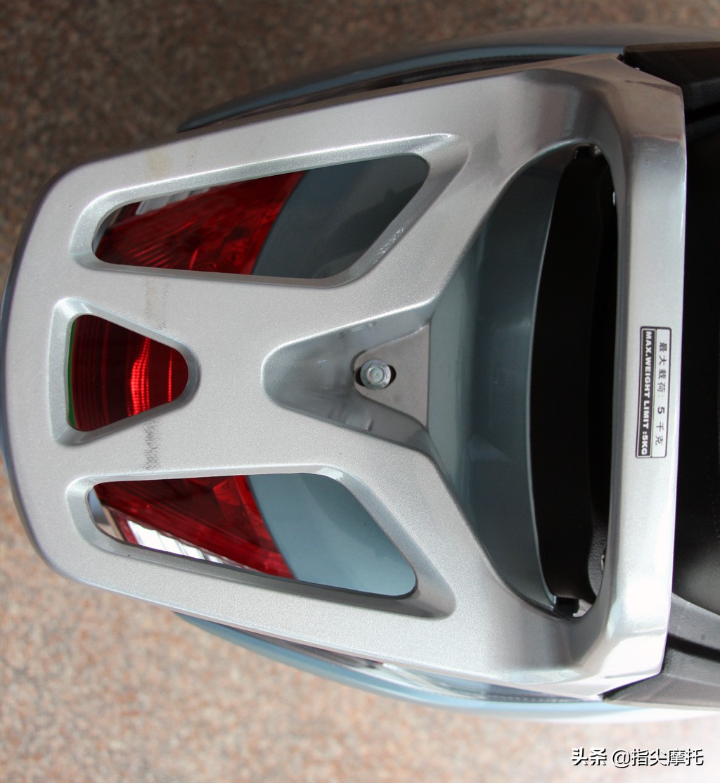 被忽视的都市精灵,经济环保的王野睿御国四电喷摩托车