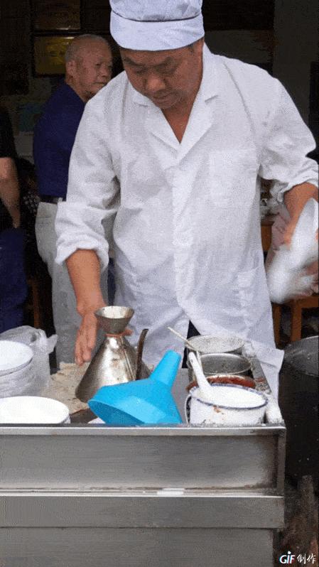 一家不到10平米的店,一家不足10平方小店