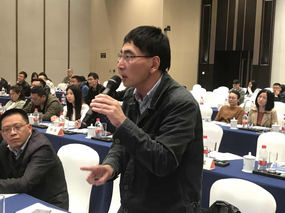 无一官半职，近20年里用智慧和心力奉献杭州，现在他悄悄地走了