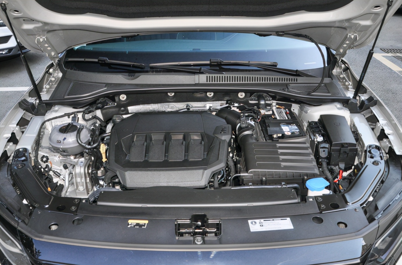 喜欢性价比高的车,喜欢高一点的suv