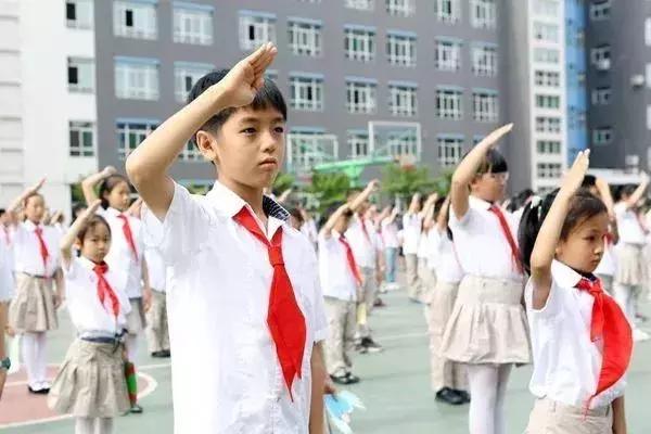 青春已经过去但回忆永远都在,青春已老童年不再只能回味