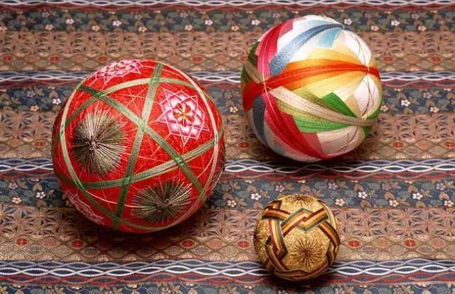 古代足球蹴鞠是用什么做的,古代足球蹴鞠起源于哪个朝代