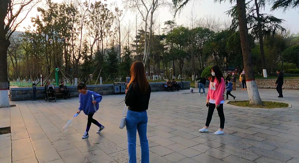 西安莲湖公园要门票吗,西安莲湖公园历史