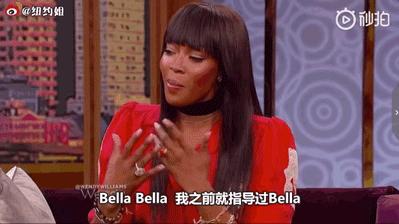 超模bellahadid现场喷制礼服,bellahadid变身复古摩登女郎