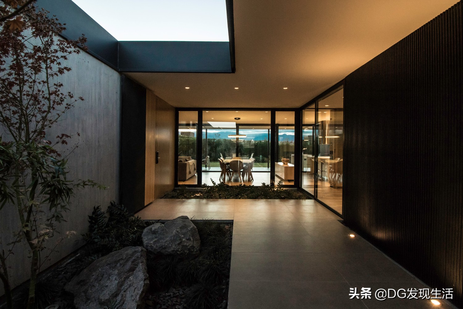 230平米4室2厅现代轻奢装修,105平现代简约之家