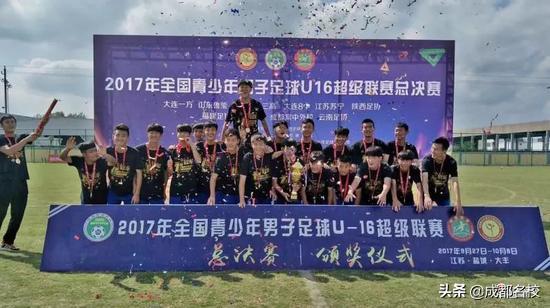 当“成都棠外”唱起了*歌国**，你就知道“成都棠外”又赢了！