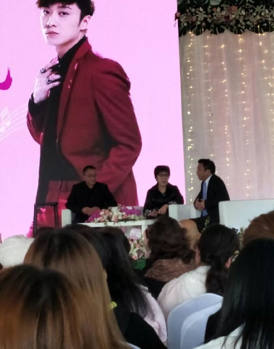 乔任梁去世粉丝集体哀悼泪目,乔任梁去世发文悼念亲朋好友