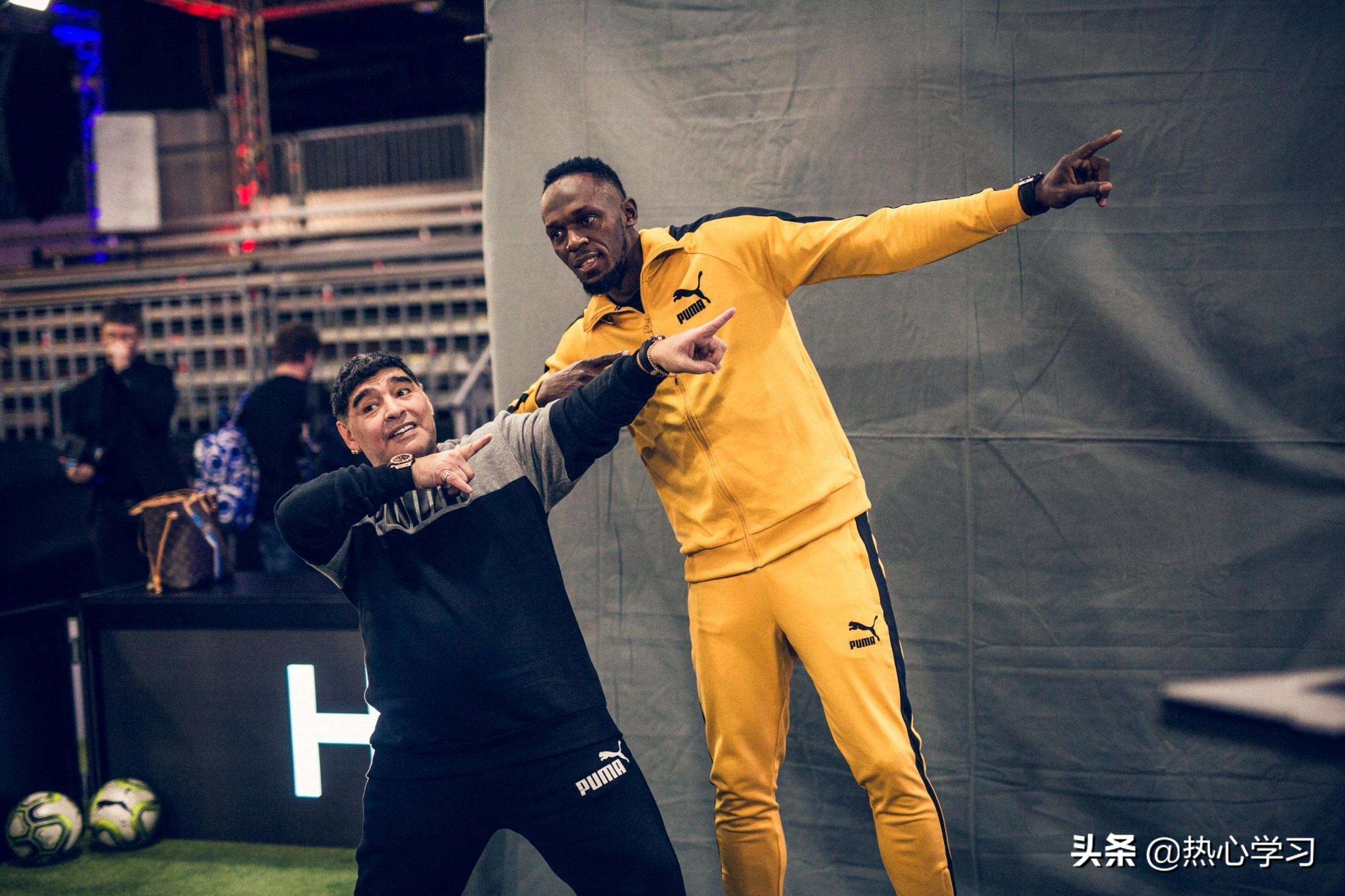 足球界马拉多纳的光辉时刻,足球庆祝动作致敬马拉多纳