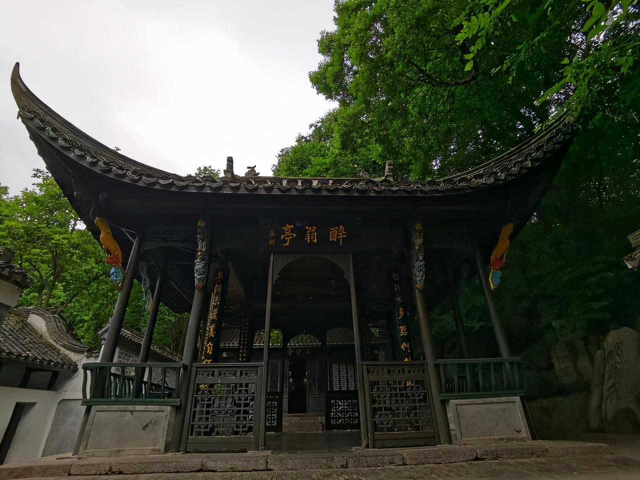 浮云忽一蔽，不见渔阳城，古人如何含蓄表达自己观点