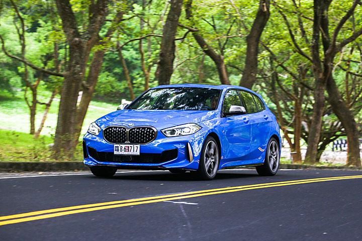 这驾感，依旧又浓又辣，试驾全新一代宝马M135ixDrive