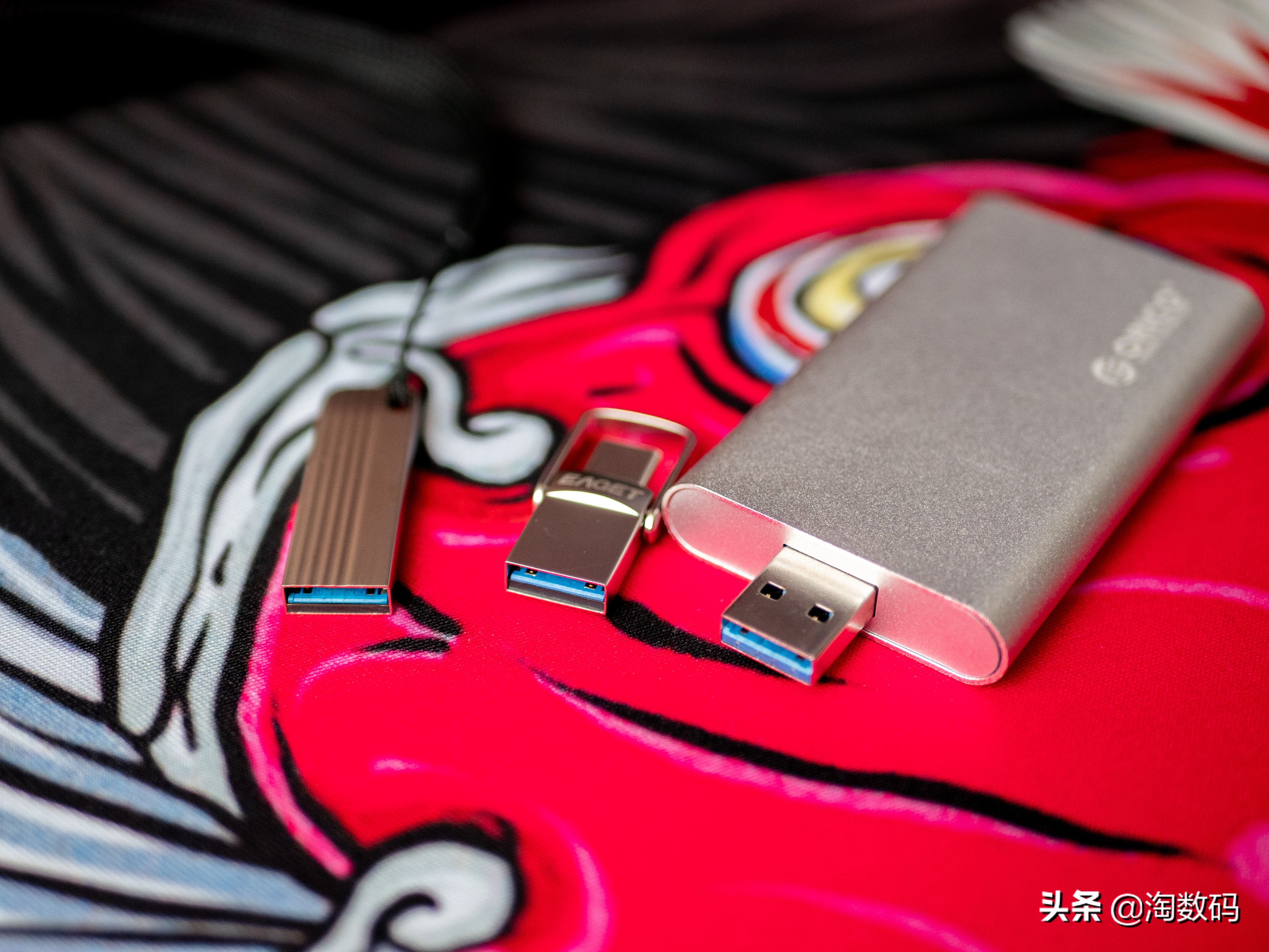 老USB口被淘汰？全车5个Type-C，只好上双口U盘放歌了