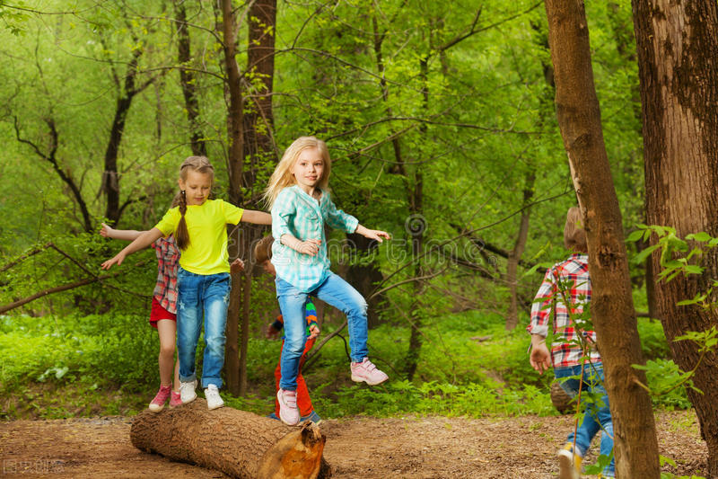 训练儿童前庭失调比较有效的方法,成年人前庭功能失调怎么训练