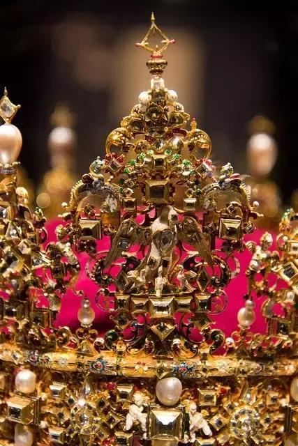 各国皇室王冠视频,世界各国王冠对比