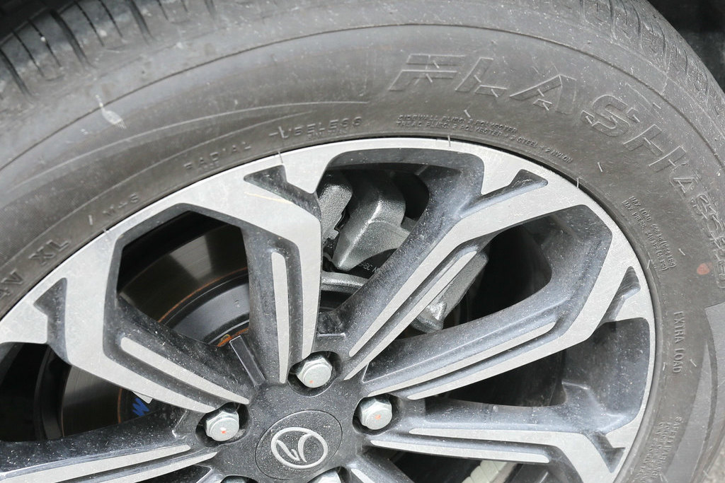 真实体验东南DX7，出乎预料1.5T有197匹，还可自动泊车