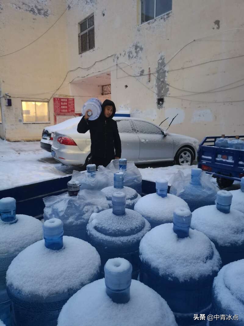 暴雪下的通辽：积雪最深68厘米，农村猪牛被冻死，城市有医院大厅被压塌，更严峻的考验还在后面