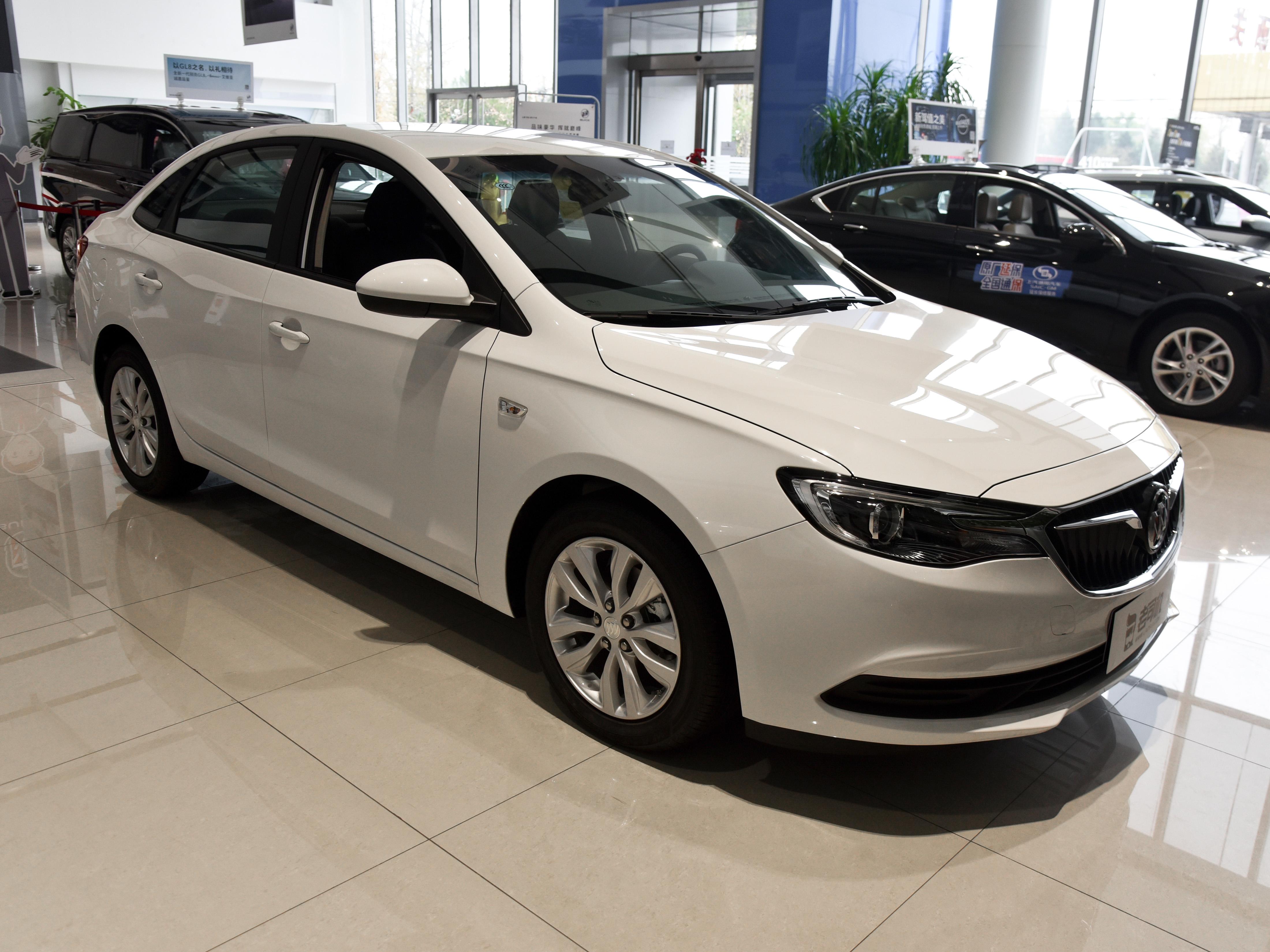 空间大点合资车,2万多18款自动挡英朗