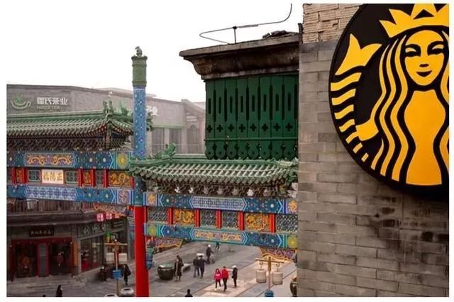 星巴克的“中年战事”：业绩疲软，提价续命？