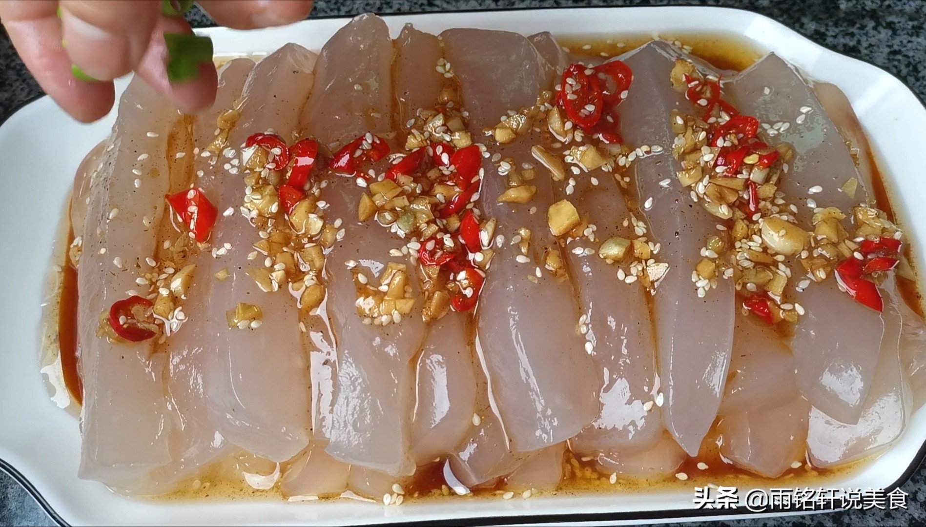 红薯粉怎么做凉皮凉粉,1斤红薯淀粉怎么做凉粉