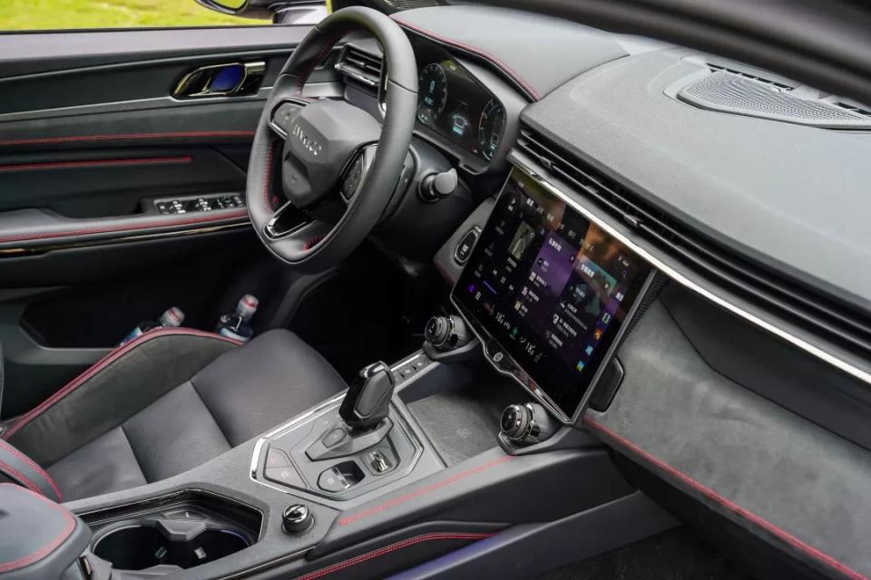 领克01phev和领克05phev,2022款领克05两驱耀halo测评