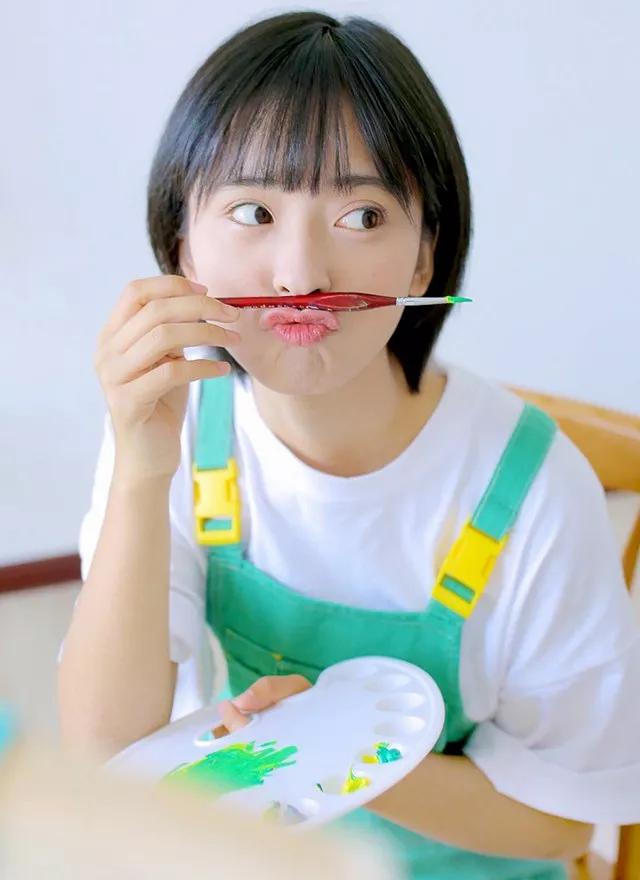 脸大的女生适合什么发型短发,大饼脸短发好打理有气场的发型