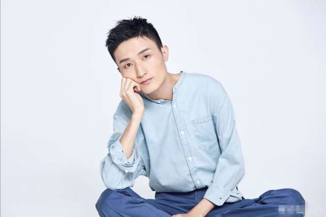 ag新任教练vv,ag为什么放弃vv