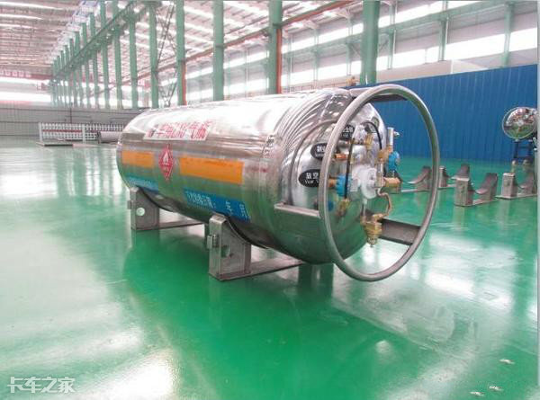 重卡lng选哪一款车最好,国六lng牵引车哪个品牌好