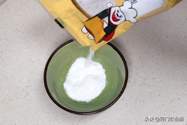 冰箱胶边上的霉斑怎么去除,冰箱封条已有黑色霉斑怎么去除