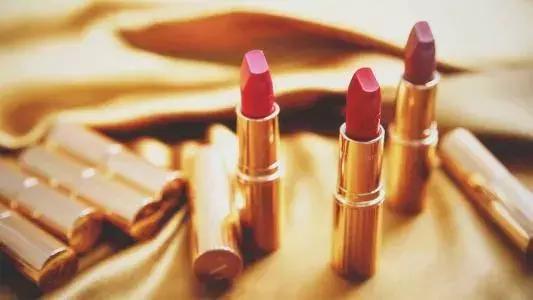 口红天天用有什么害处,口红经常用会有细菌吗