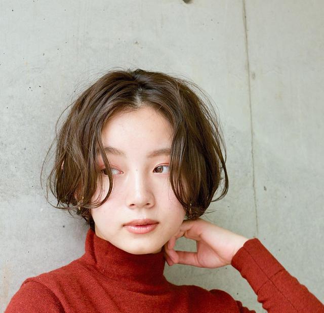 中分短发碎盖,中分碎短发怎么扎