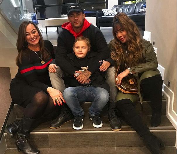 内马尔踢足球到底有多牛逼,桑巴足球内马尔有多厉害