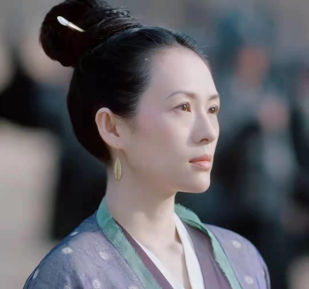 这部披着权谋大戏外衣的剧，依旧摆脱不了十足的玛丽苏剧情