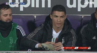 c罗里程碑之夜继续刷新纪录,c罗全场欢呼插兜走