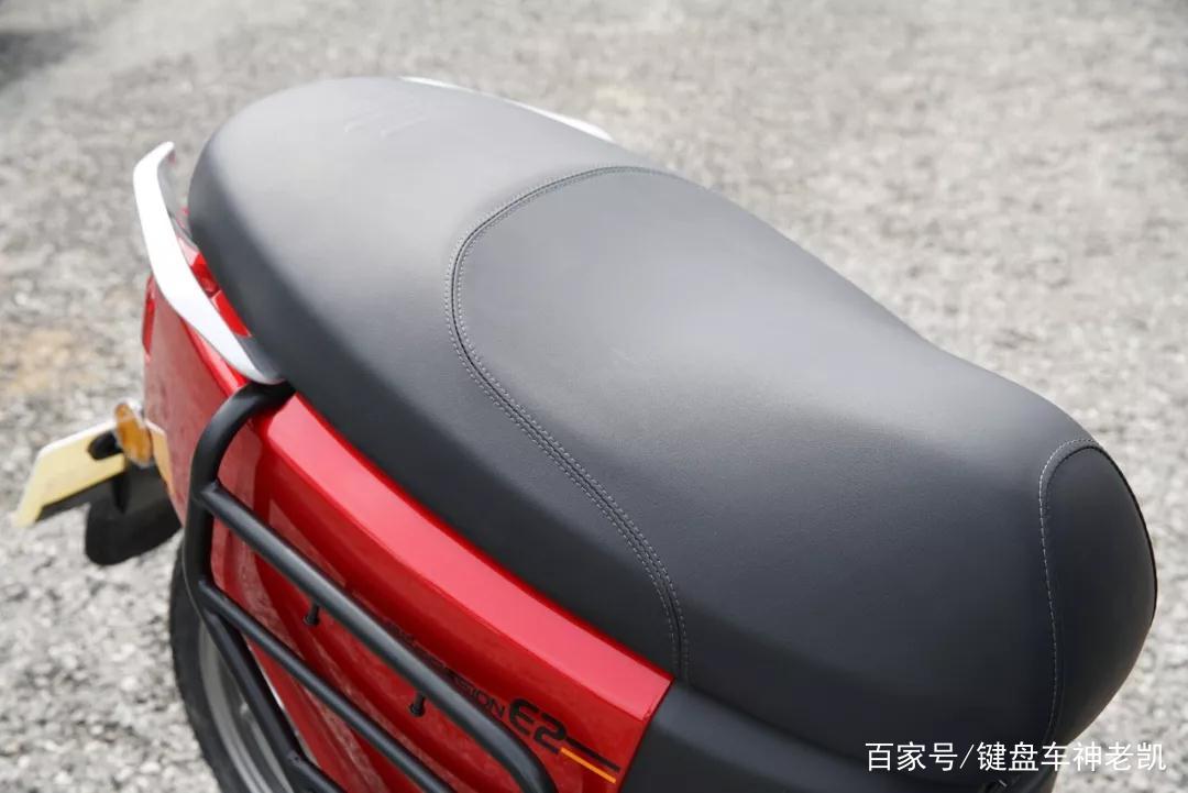 续航200公里超强电动车,大阳混动摩托最新