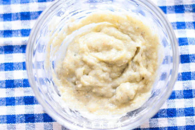 五个月宝宝添加辅食得了肾结石,3个月孩子吃辅食得肾结石