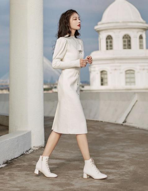 百搭神器马丁靴不只显高还显瘦,马丁靴穿不出气质