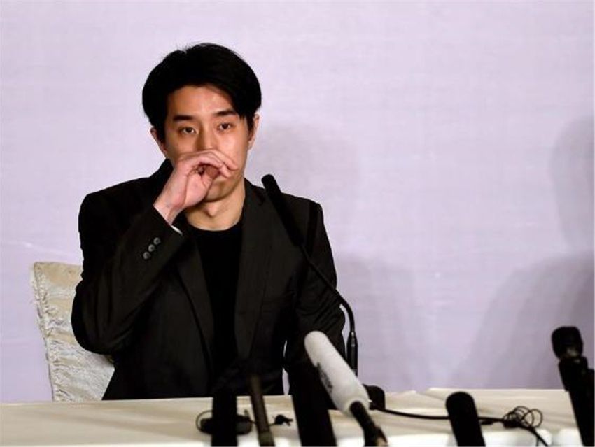 成龙是随谁姓,成龙为什么在安徽家谱上有名字