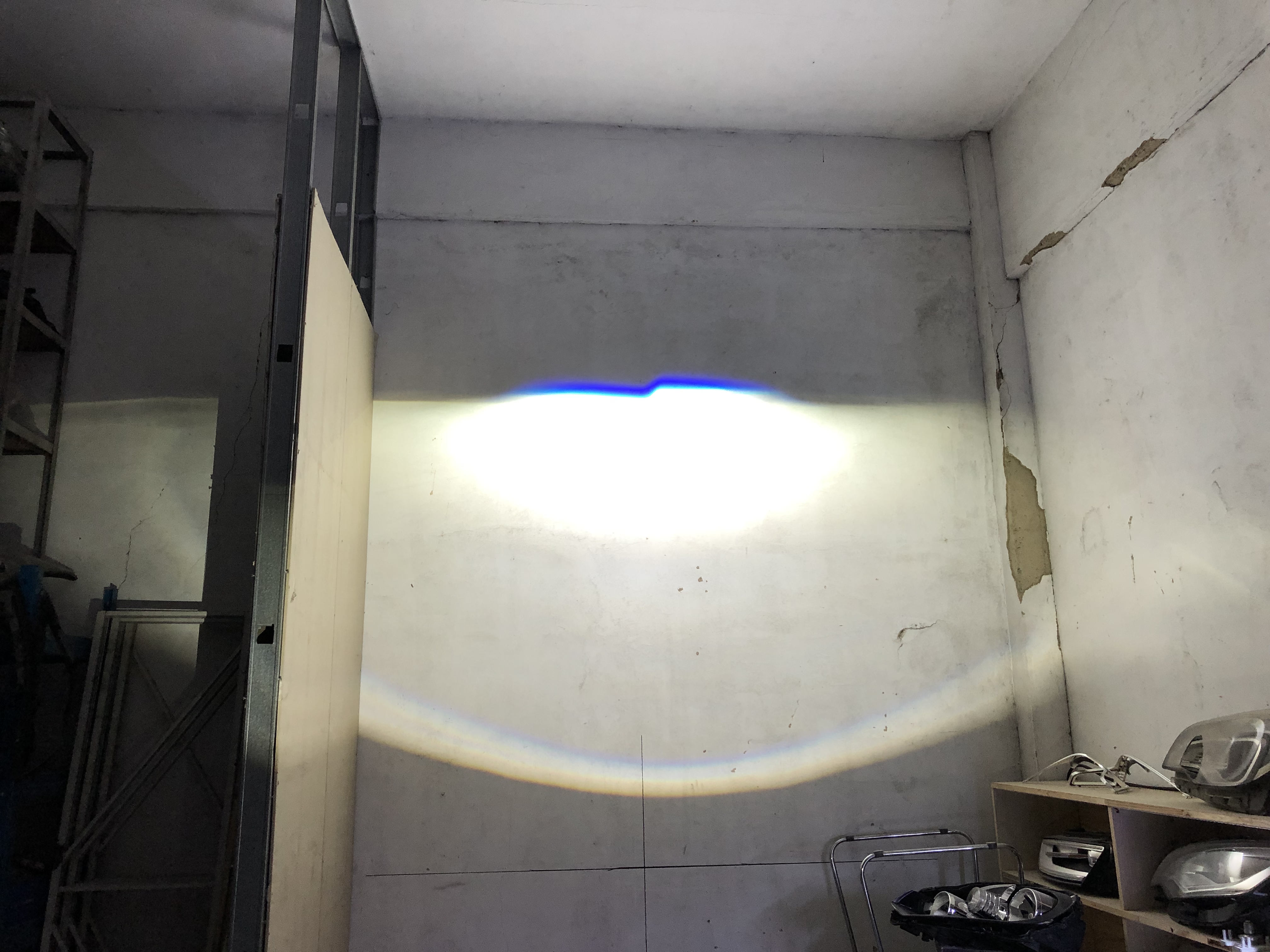 海拉五透镜适用的氙气灯,氙气灯led灯卤素灯哪个好