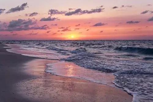 慢慢开始接纳和包容不完美的自己,真正爱上不完美的自己