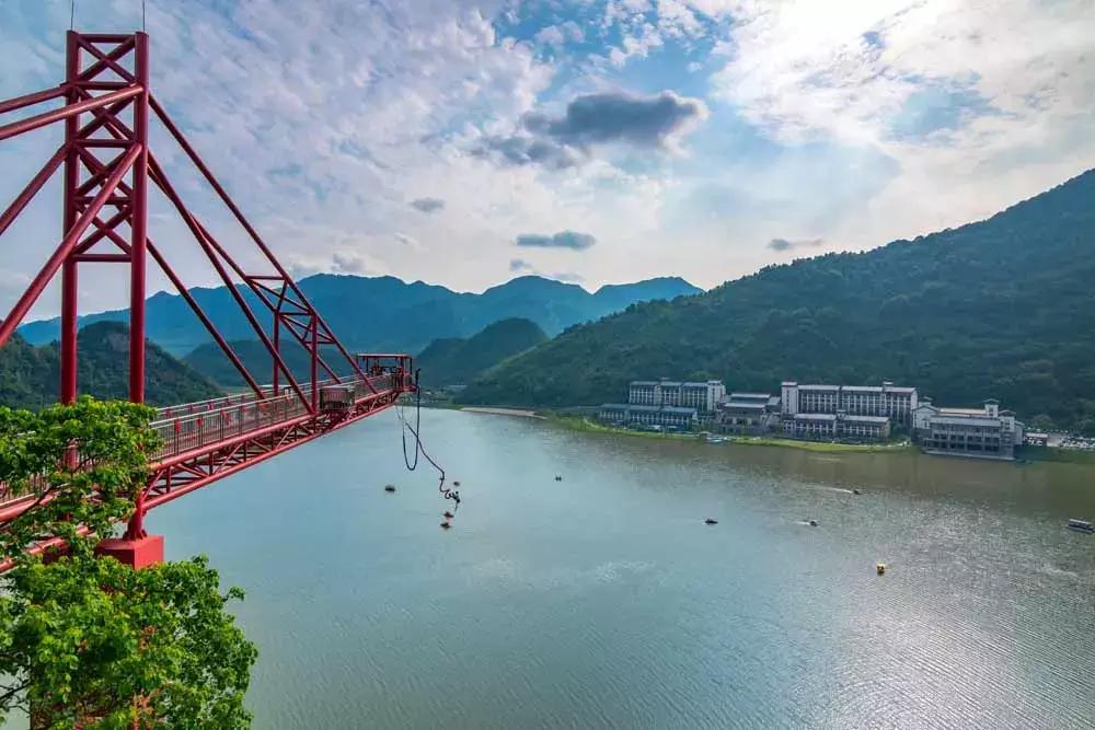 广东旅游景点游乐场玻璃桥,仙女山旅游攻略溶洞