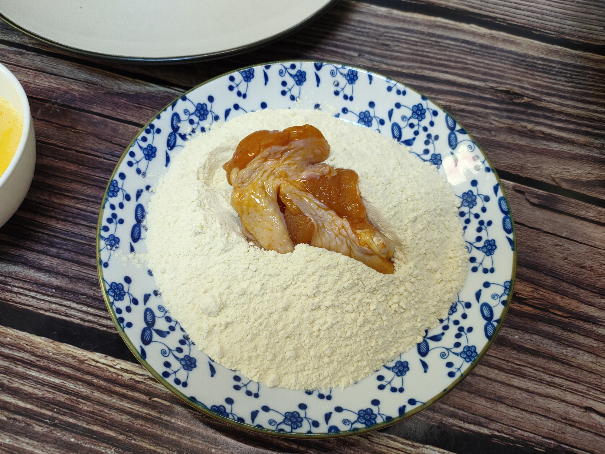 炸鸡店小吃教程,炸鸡怎么外酥里嫩开店配方