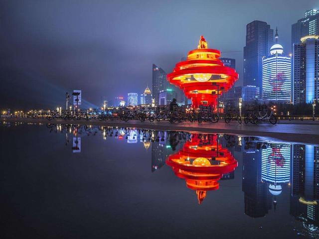 青岛是一座关于海的城市，被誉为“东方瑞士”的它最受韩国人喜欢