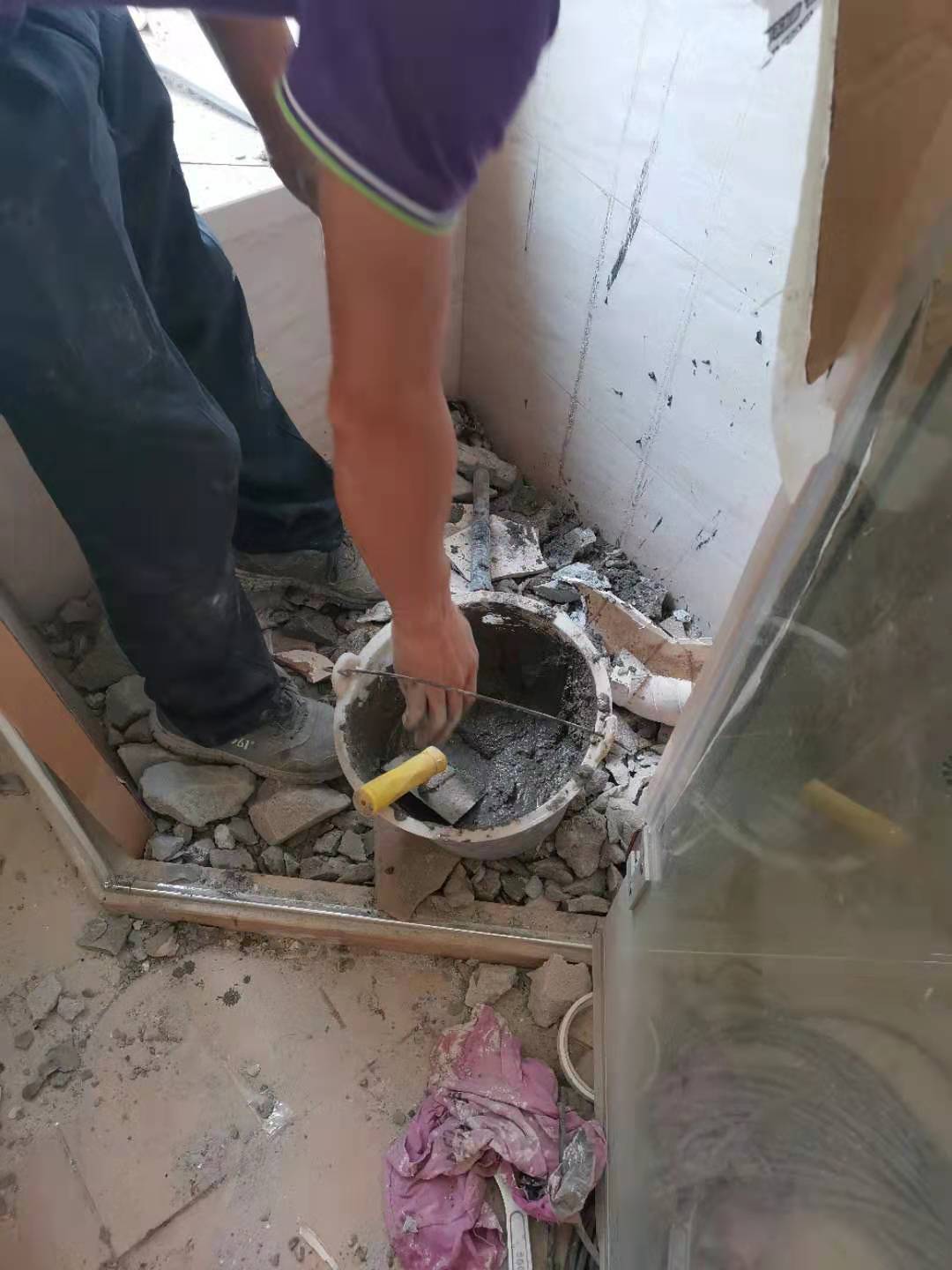 卫生间排污管怎样防漏水,卫生间排污管漏水的最佳解决方法