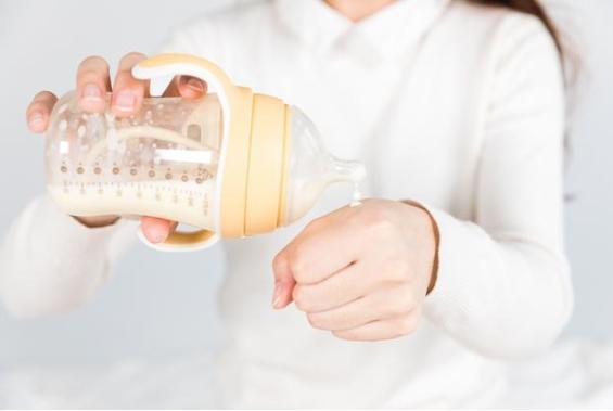 把母乳放大1000倍,看到这样画面,网友:怪不得医生建议母乳喂养