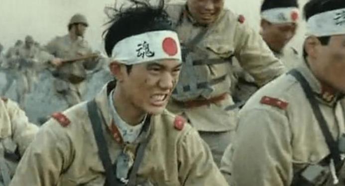 日本少将森秀树死像可笑，200斤体重趴在墙上，肛门被捅穿而死