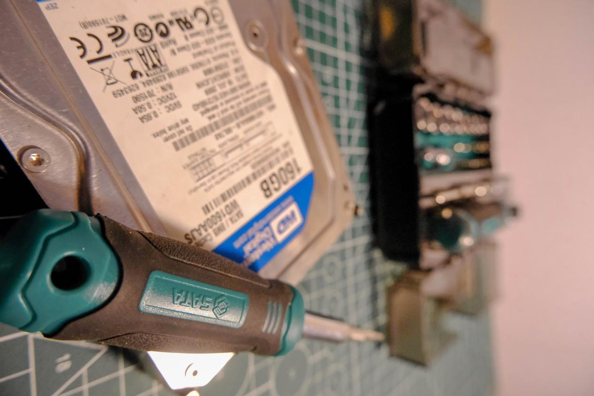 我只动口不动手，手提百宝箱的模范老公立即执行