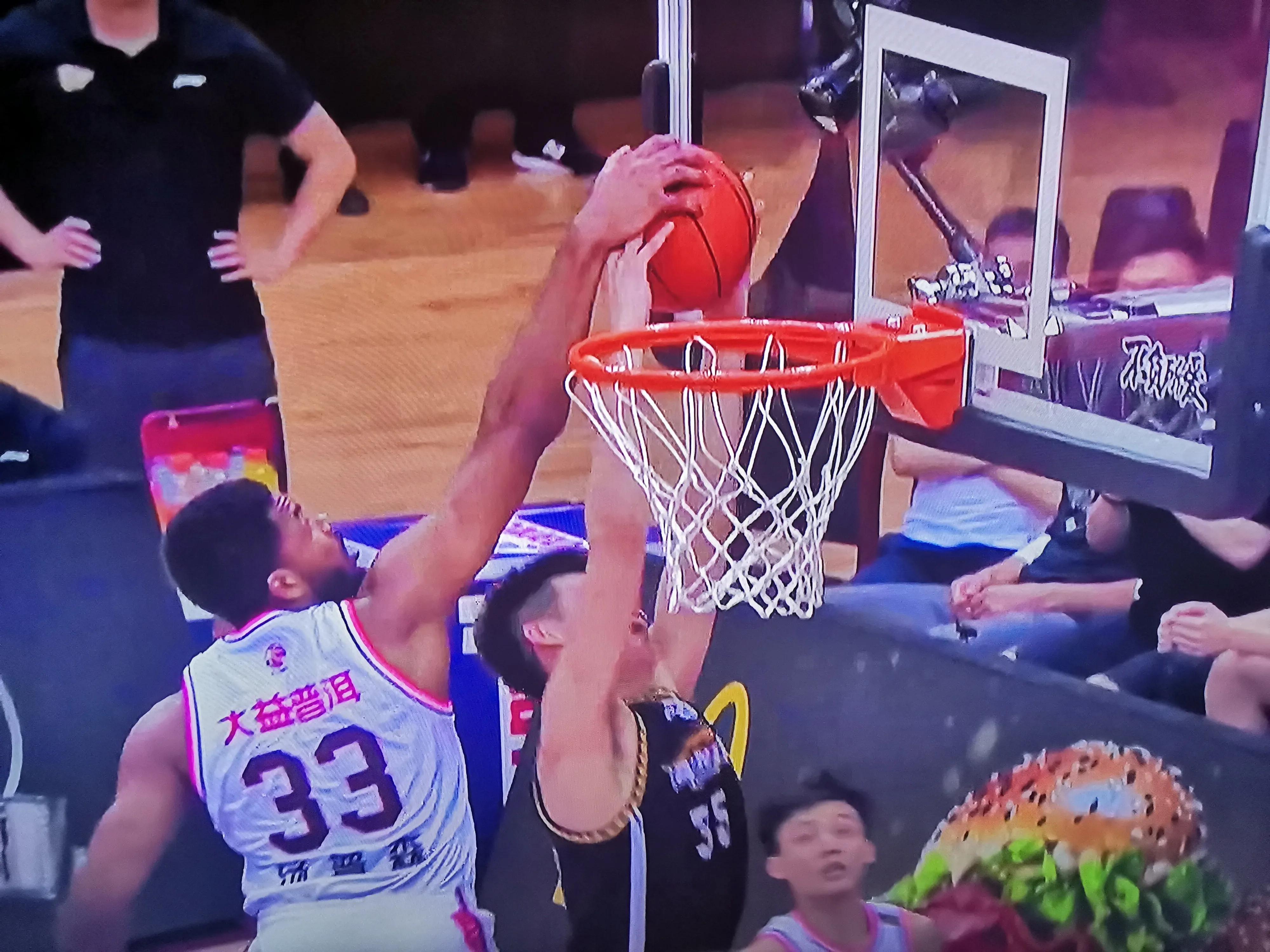 cba辽宁对广厦争议判罚,辽宁男篮夏季联赛争议判罚