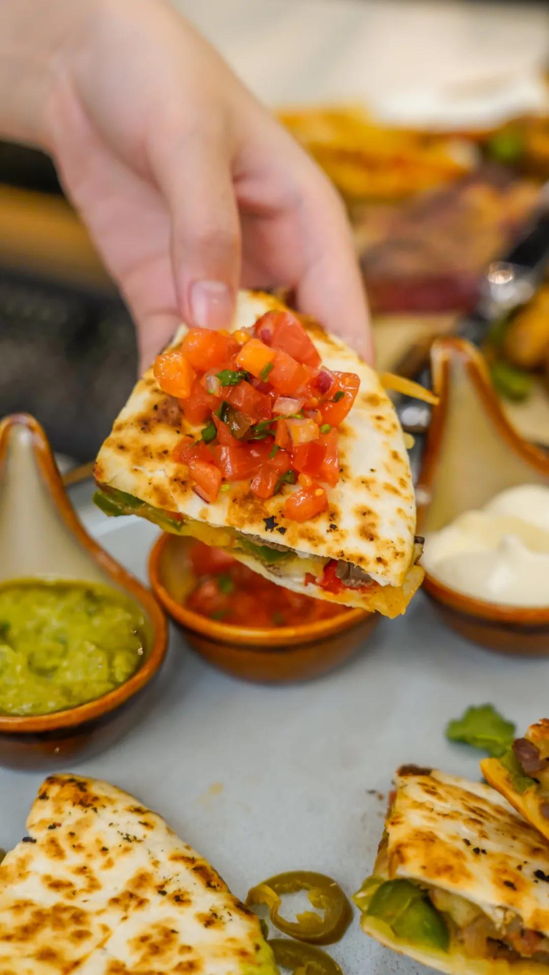 没想到,我竟被1个汉堡电到了……